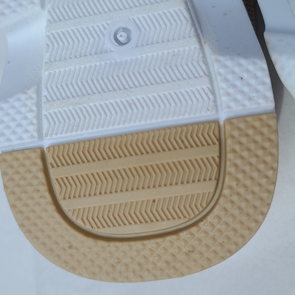 Tommy Bahama ladies pull on memory foam fabric shoes - Picture 6 of 7